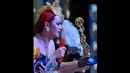 Acara yang digelar Rabu (11/06/14) malam menobatkan Zaskia Gotik sebagai pedangdut yang memiliki 'Goyang Paling Populer' (Liputan6.com/Andrian M Tunay)