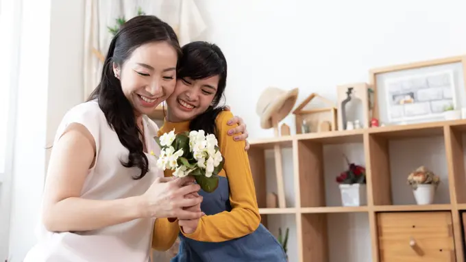 cinta ibu dan protektif