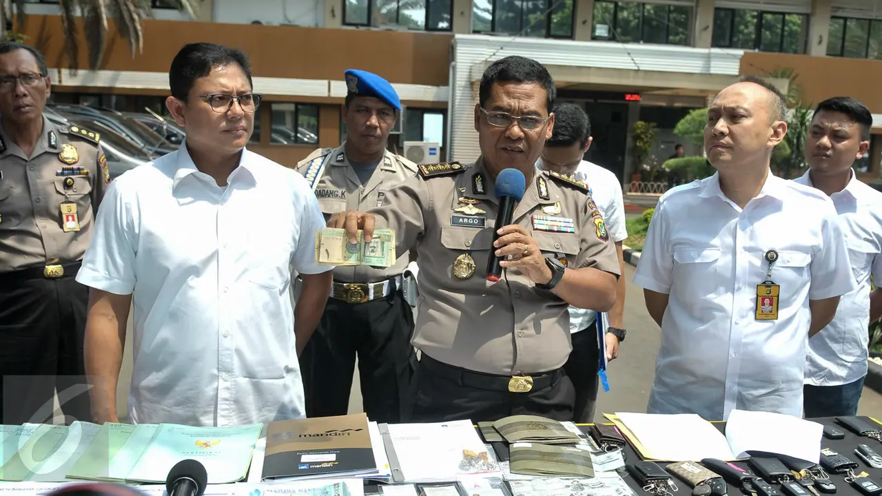 Polda-Metro-Rilis-Tersangka-Pandawa-Grup