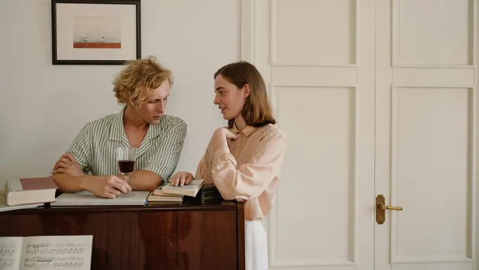 5 Cara Membalas Kebaikan Pasangan agar Selalu Bahagia