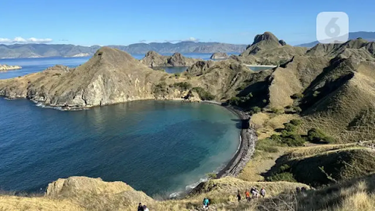 Puncak Padar di Taman Nasional Komodo di lepas pantai Labuan Bajo, Nusa Tenggara Timur (NTT)