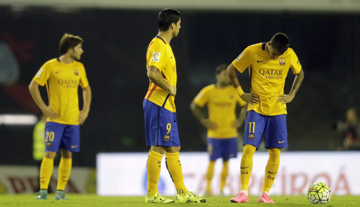 Ekspresi pemain Barcelona setelah gawangnya kebobolan dalam lanjutan La Liga Spanyol di Stadion Balaidos, Vigo, Spanyol, Kamis (24/9/2015) dini hari WIB. (Reuters/Miguel Vidal)