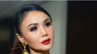 Hujan Deras, Pohon di Halaman Rumah Yuni Shara Tumbang