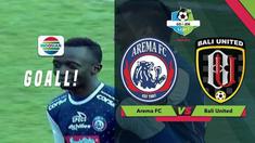 Makan Konate mencetak satu gol saat Arema FC mengalahkan Bali United dengan skor 3-1 dalam lanjutan Gojek Liga 1 2018 bersama Bukalapak di Stadion Kanjuruhan, Malang, Sabtu (20/10/2018)