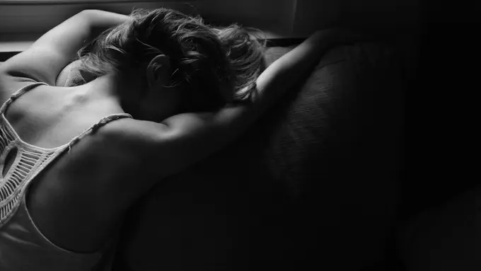 [Bintang] Kata Astrologer: 5 Zodiak yang Baca Berita Sedih Saja Bisa Nangis