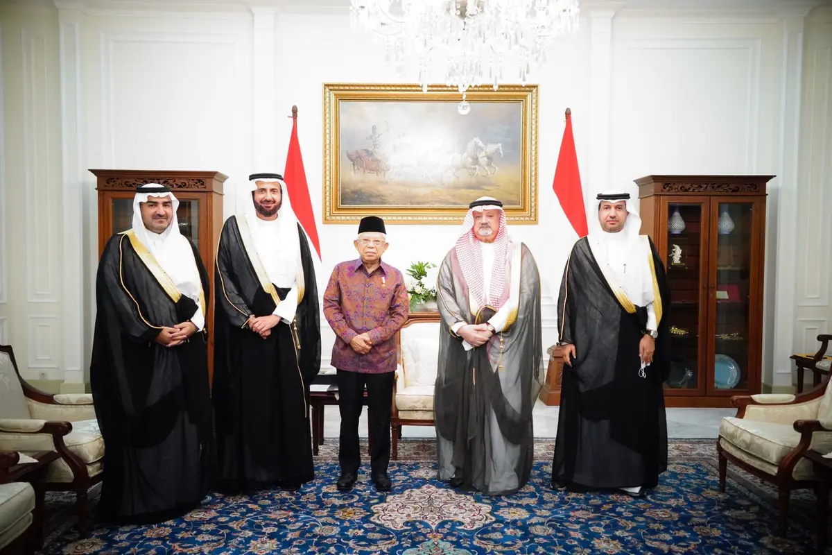 Wakil Presiden Ma'ruf Amin menerima kunjungan Menteri Urusan Haji dan Umrah Arab Saudi Tawfiq Fawzan Muhammed Alrabiah