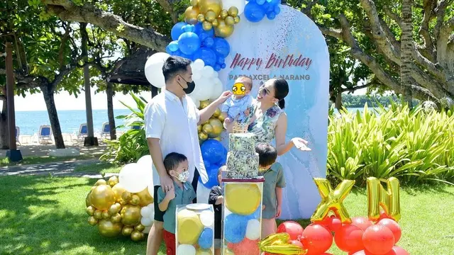 6 Potret Seru Liburan Kezia Karamoy di Bali, Beri Kejutan Ultah Suami