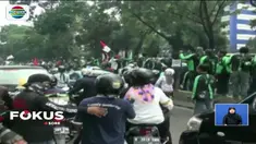 Tak hanya aksi sweeping ke sesama pengemudi, unjuk rasa ojek online hari ini juga menghambat laju kendaraan istri Wapres Mufidah Kalla, yang hendak menuju Istana.