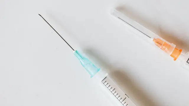 Ilustrasi suntik vitamin