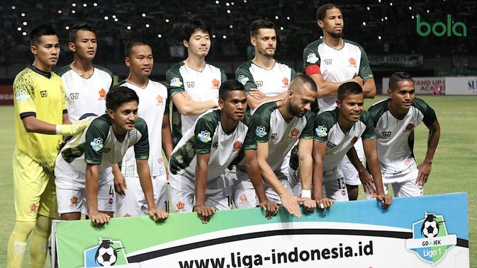 PS Tira jelang melawan Persebaya di Stadion Gelora Bung Tomo, Surabaya, Selasa (11/9/2018). (Bola.com/Aditya Wany)