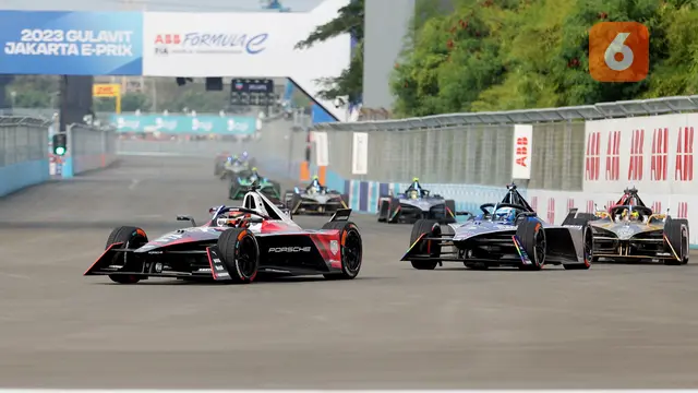 Foto: Aksi Pascal Wehrlein saat Menjuarai Formula E 2023 Seri ke-10 Jakarta