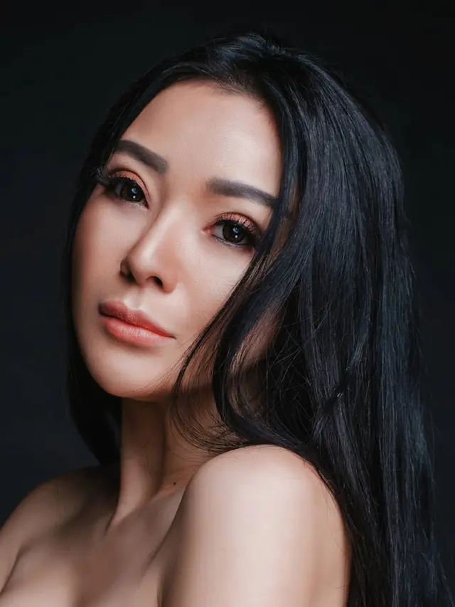 6 Potret Diana Putri, Desainer Asal Surabaya yang Jadi Langganan Seleb Hollywood