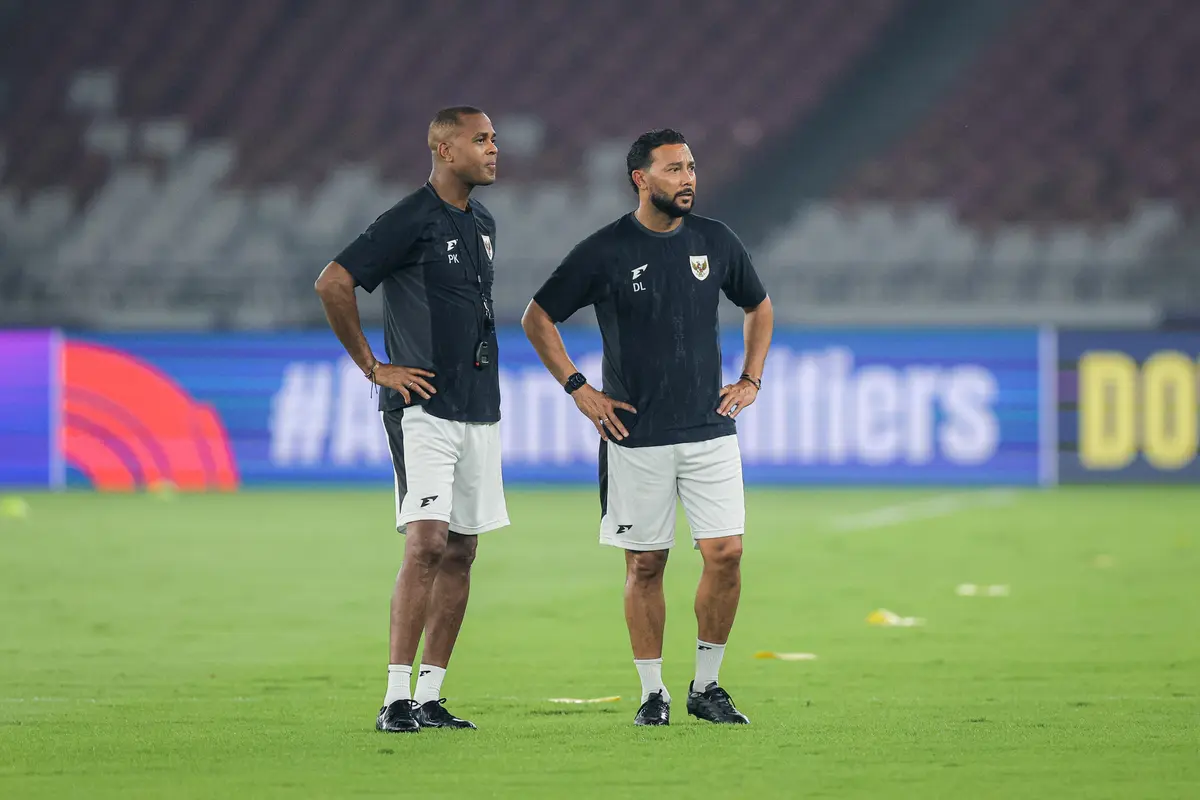 Patrick Kluivert dan Denny Landzaat - Latihan resmi Timnas Indonesia Vs China