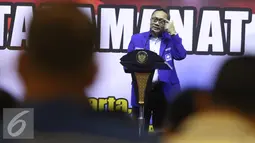 Ketua Umum PAN Zulkifli Hasan saat berpidato di acara Rapimnas PAN di Jakarta, Minggu (13/11). Rapimnas tersebut beragendakan persiapan menghadapi Pilkada serentak 2017 dan perkembangan situasi politik di Indonesia. (Liputan6.com/Herman Zakharia)