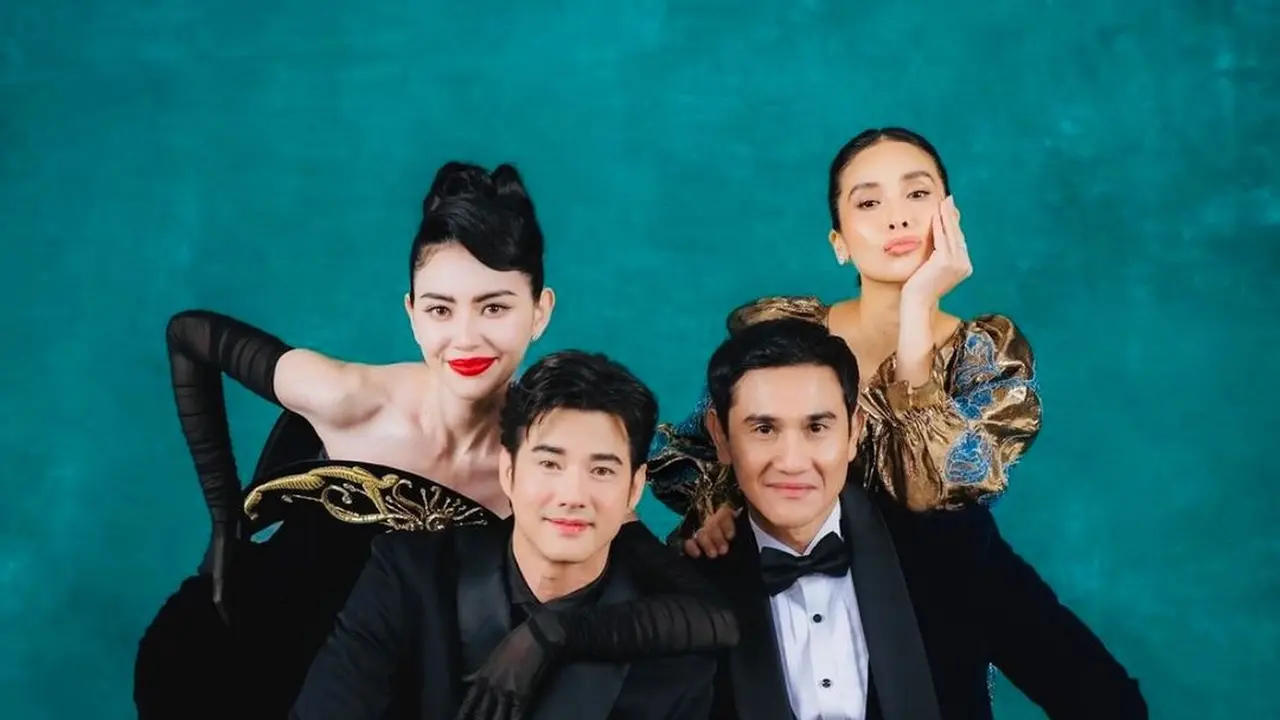 Mario Maurer dan Davika Hoorne bersama pasangan Vino G. Bastian serta Marsha Timothy. (Foto: Dok. Instagram @vinogbastian__)