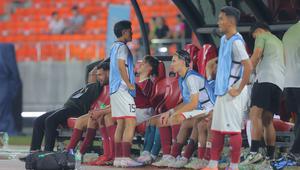 Raut muka kekecewaan para pemain Timnas Indonesia U-22 setelah selesai bertanding Timnas Indonesia U-22 melawan Myanmar U-22 di Stadion 700th Anniversary, Chiang Mai, Jumat (12/12/2025) malam WIB.