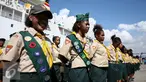 Puluhan peserta Jambore asal Papua tiba di Pelabuhan Tanjung Priok, Jakarta, Kamis (30/6). Mereka akan mengikuti jambore se-asia pasifik pada tanggal 12-16 Juli diikuti 14 Negara asia pasifik yang diselenggarakan di Bandung. (Liputan6.com/Faizal Fanani)