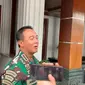 Reaksi Panglima TNI Jenderal Andika Perkasa saat ditanya soal namanya masuk bursa Cawapres 2024. (Merdeka.com)