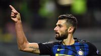 Ekspresi pemain Inter Milan, Antonio Candreva, setelah mencetak gol ke gawang Southampton dalam laga Grup K Liga Europa di Stadion Giuseppe Meazza, Milan, Jumat (21/10/2016) dini hari WIB. (AFP/Giuseppe Cacace)