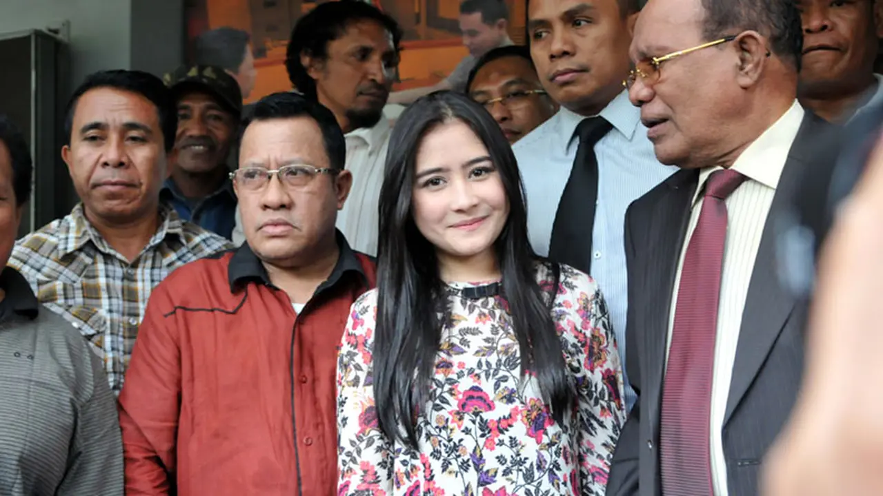 Prilly Latuconsina
