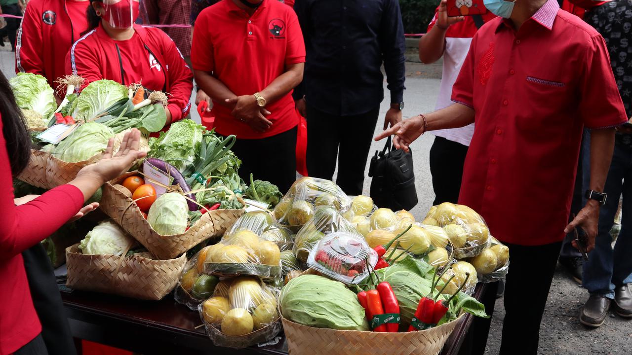 Pulihkan Ekonomi Petani PDI-P Bali Buka Pasar Rakyat