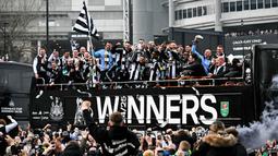 Para suporter The Magpies tumpah ruah dalam perayaan yang telah dinantikan selama 70 tahun ini. (AFP/Oli Scarff)