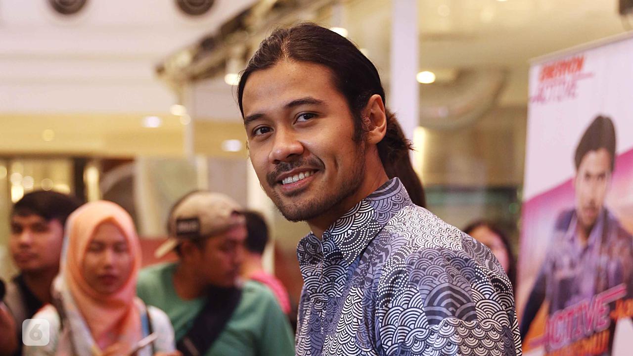 [Bintang] 8 Artis Indonesia Ini Tertutup Soal Asmara