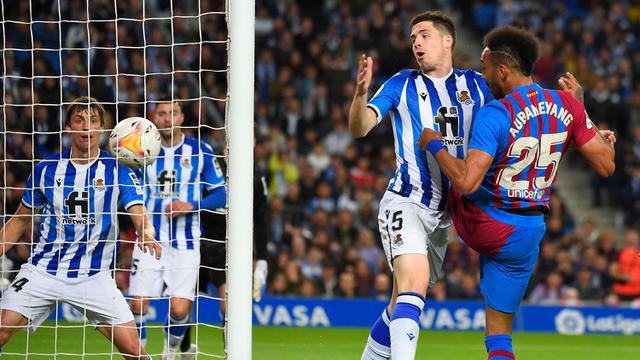 Foto: Aksi Gemilang Aubameyang yang Ciptakan Gol Semata Wayang untuk Kemenangan Barcelona atas Real Sociedad