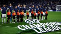 Para pemain Tottenham Hotspur berbaris sebelum pertandingan babak penyisihan Liga Champions UEFA antara Tottenham Hotspur dan Villarreal di Stadion Tottenham Hotspur, London,&nbsp;Rabu (17-9-2025). (HENRY NICHOLLS/AFP)