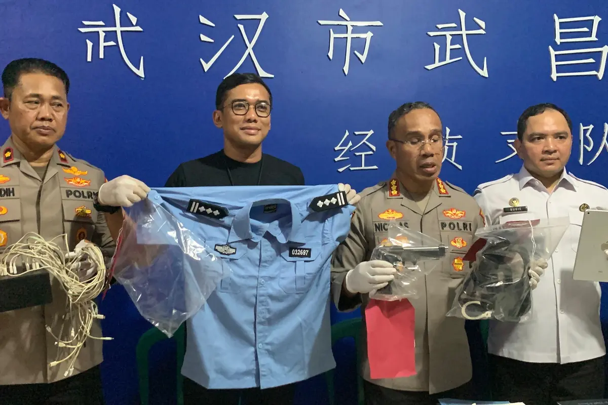 Polisi melakukan penggerebekan markas penipuan online berkedok “Kepolisian Cabang Distrik Wuchang" yang berlokasi di Lebak Bulus (Istimewa)