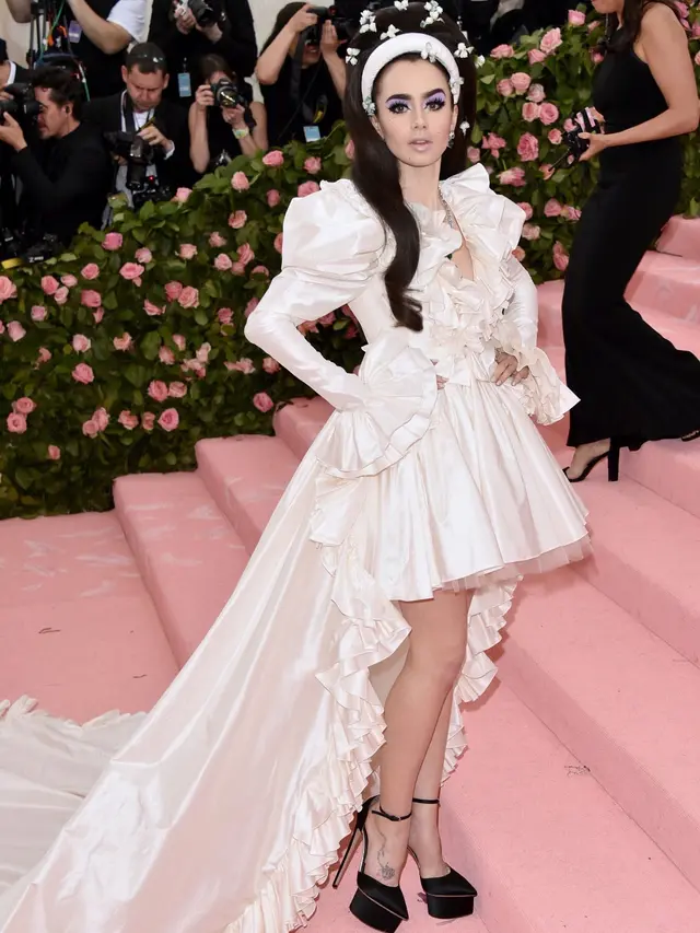 Adu Gaya Penampilan Seleb Hollywood di Met Gala 2019
