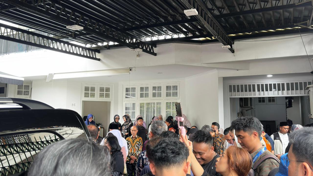 Pelayat Penuhi Rumah Duka Haerul Saleh, Jenazah Diantar Jajaran Pejabat BPK
