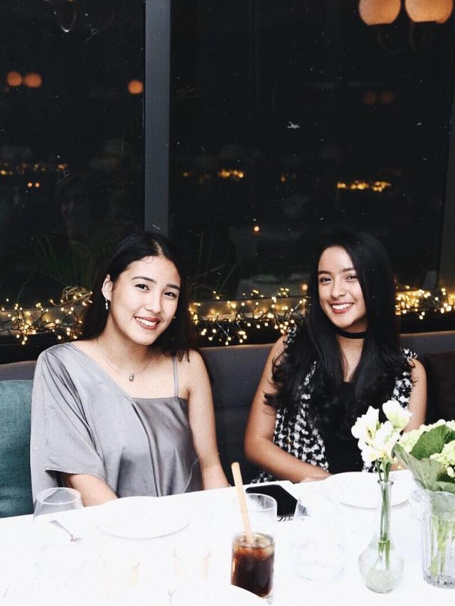 Makin Dewasa dan Cantik, Ini 6 Potret Kedua Anak Dede Yusuf