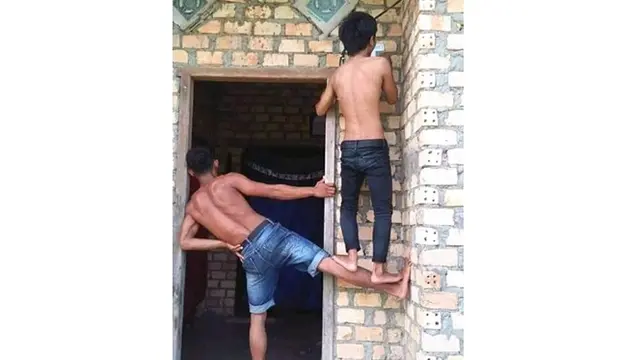 6 Kelakuan Kocak Bapak-bapak saat Kerja Sama Ini Bikin Ketawa