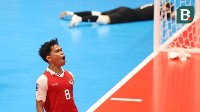 Selebrasi pemain Timnas Futsal Indonesia, Ardiansyah Nur selepas membobol gawang Kirgistan dalam laga kedua Grup A Piala Asia Futsal 2026 di Indonesia Arena, Kamis (29/1/2026). (Bola.com/M. Iqbal Ichsan).