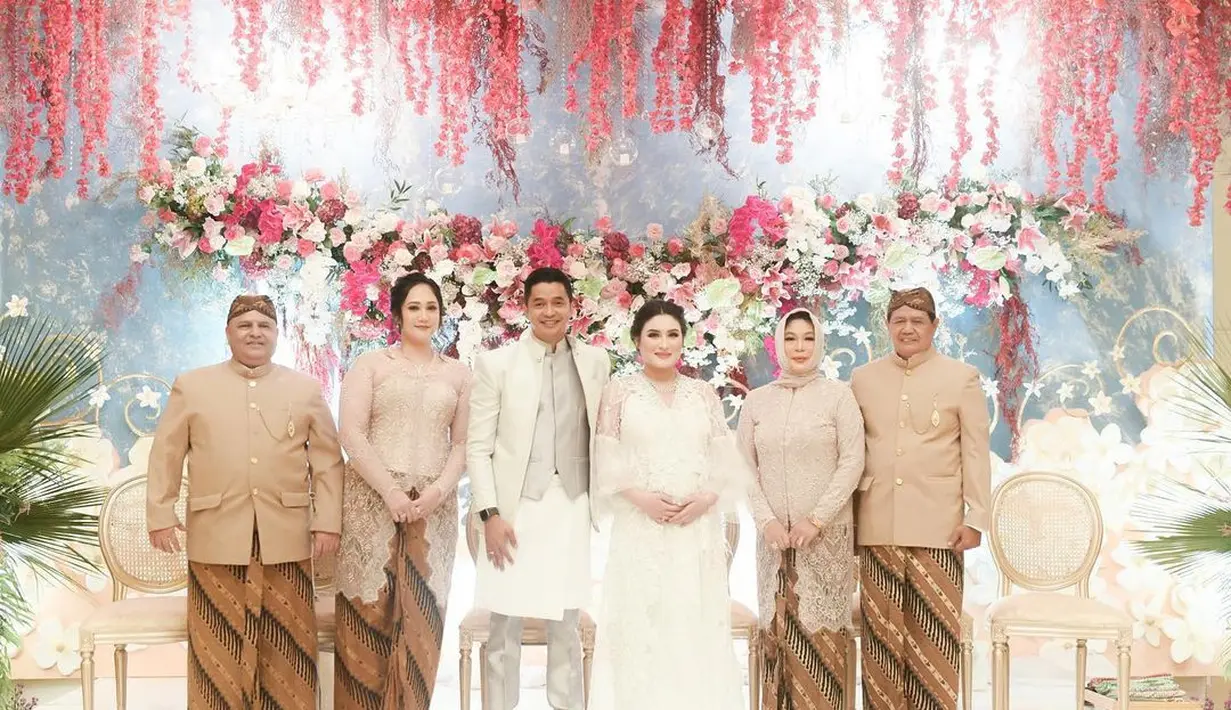 Adly Fairuz dan Angbeen Rishi (Instagram/angbeenrishi)