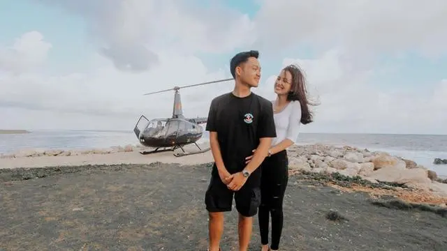 Sarah Menzel dan Azriel Hermansyah di Bali