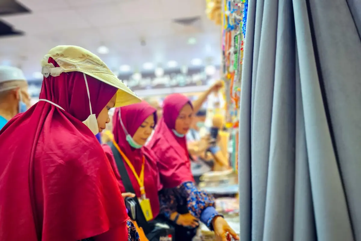 Pasar Kakiyah atau Al Kakia Wholesale Market atau Suq Al Ka'kiyah Liljumlah disebut sebagai 'Pasar Tanah Abangnya' Kota Makkah oleh jemaah haji Indonesia