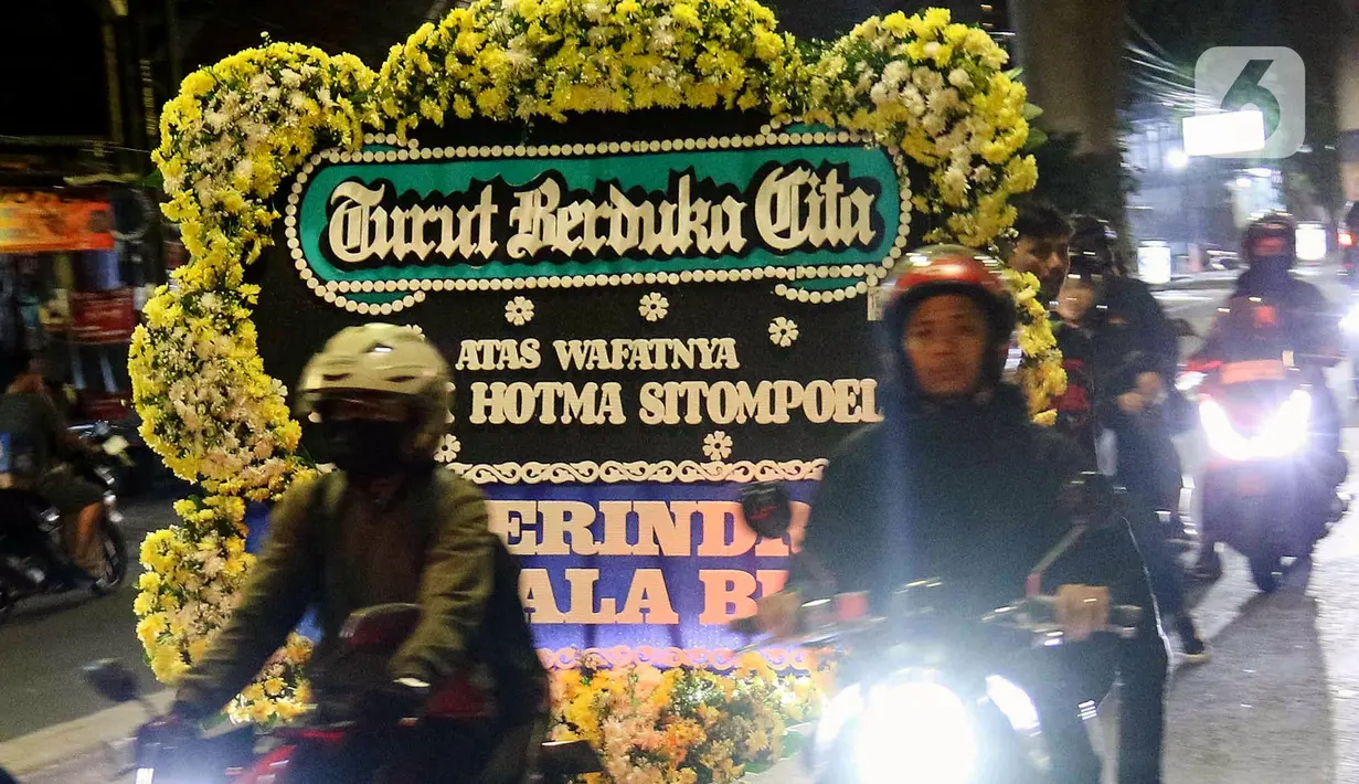 Hotma Sitompul meninggal dunia di usia 69 tahun. Hotma Sitompul yang lahir di Tanah Karo, 30 November 1956 sangat dikenal sebagai advokat yang memiliki reputasi dalam menangani kasus-kasus tinggi serta menarik perhatian publik. (Liputan6.com/Herman Zakharia)