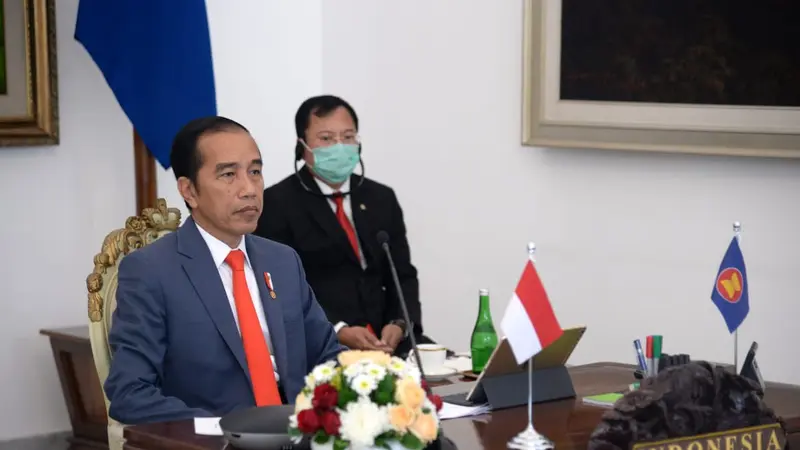 Presiden Jokowi mengikuti pertemuan KTT ASEAN secara virtual pada Selasa 14 April 2020 guna membahas pandemi Corona COVID-19.