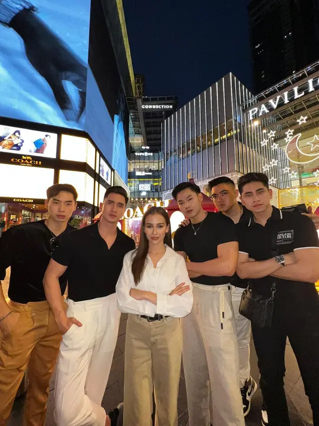 Verrell Bramasta dan Anna Jobling Pemain Melur untuk Firdaus jalan-jalan di Malaysia jelang Lebaran Idul Fitri 2023 (Foto: Instagram athallanaufal7)