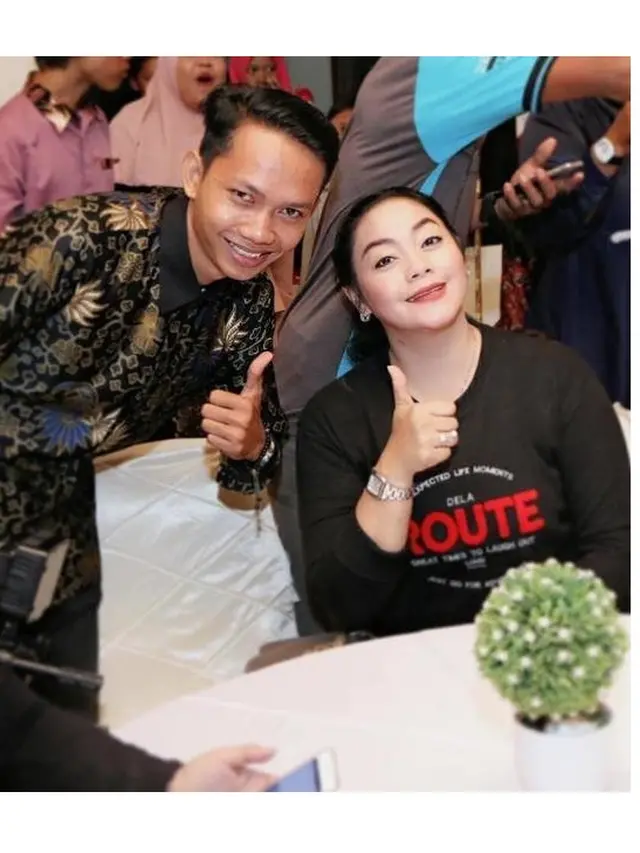 Jarang Terekspos, Ini 7 Potret Yan Vellia Istri Didi Kempot