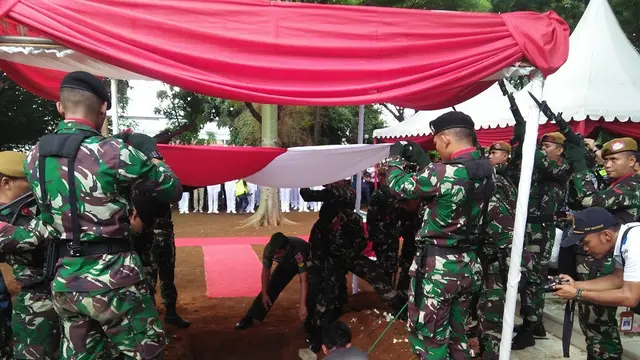 ALmarhum Antonius, petugas AIrNav Indonesia yang gugur saat bertugas di sela-sela kejadia gempa Palu kini mendapatkan gelar pahlawan (Liputan6.com/ Eka Hakim)