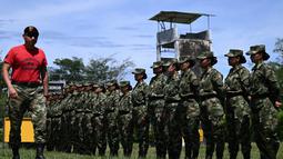 Sekarang, 30 tahun kemudian, lebih dari 1.200 wanita secara sukarela bergabung dengan dinas militer di negara tersebut.(AFP/Raul Arboleda)