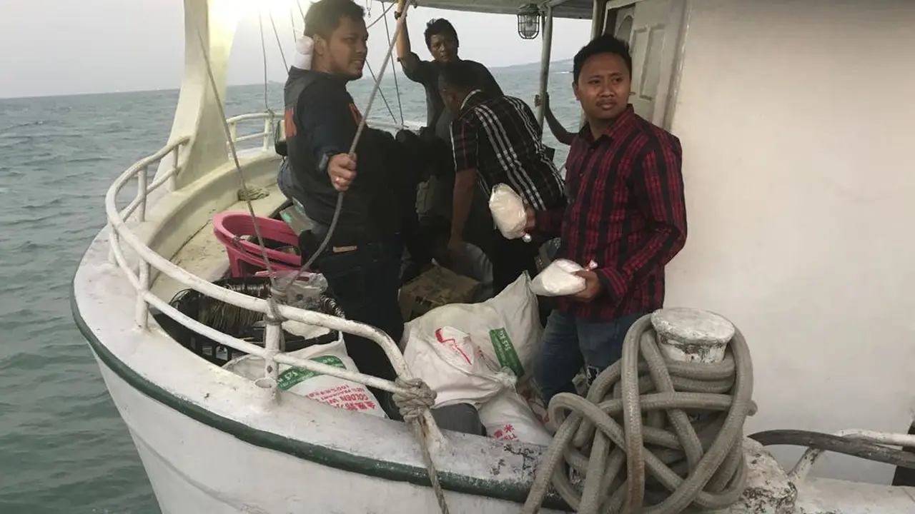 1 Ton Sabu di KM Sunrise Glory Bikin Mabuk Anjing Pelacak