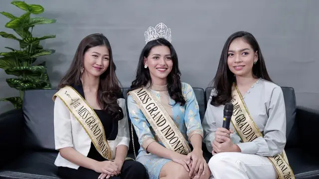 Sarlin Jones terpilih sebagai Miss Grand Indonesia 2019 serta Cindy Yuliani dan Gabriella Hutahaean sebagai runner up 1 dan runner up 2. Mereka bertiga berkesempatan berkunjung ke kantor KLY redaksi Liputan6.com untuk berbagi cerita mengenai makna Be...