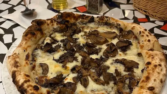Mike's Pizza