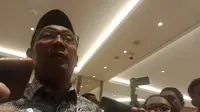 Gubernur Jawa Barat Ridwan Kamil akan bertanya langsung kepada Sekda Jabar Iwa Karniwa perihal status tersangka oleh KPK. (Liputan6.com/Huyogo Simbolon)