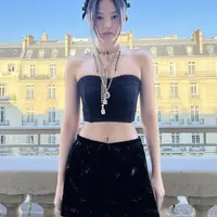 Jennie BLACKPINK Tampil Stunning Serba Hitam Membawa Tas Super Mini di Chanel Paris Fashion Week/ @jennierubyjane