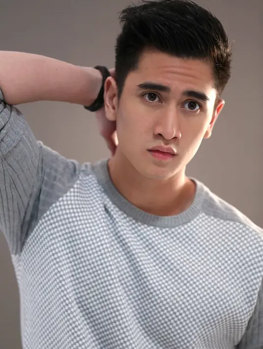 Kini, remaja 20 tahun anak artis senior Venna Melinda itu tengah menjalani proses syuting Anak Jalanan. Beberapa adegan menjadi favoritnya. Termasuk adegan yang memacu andrenalinenya. (Nurwahyunan/Bintang.com)